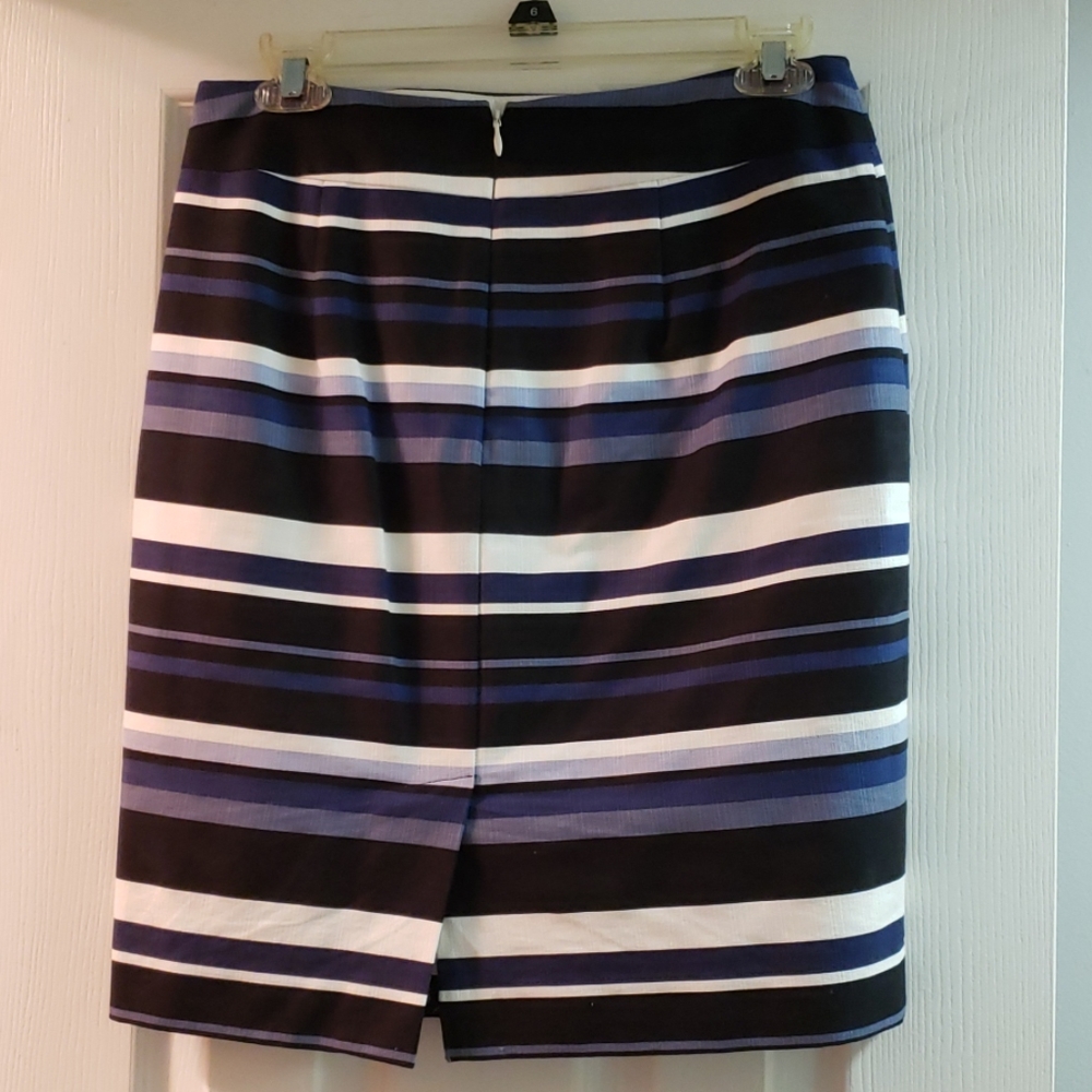 Skirt - Picture 2 of 4